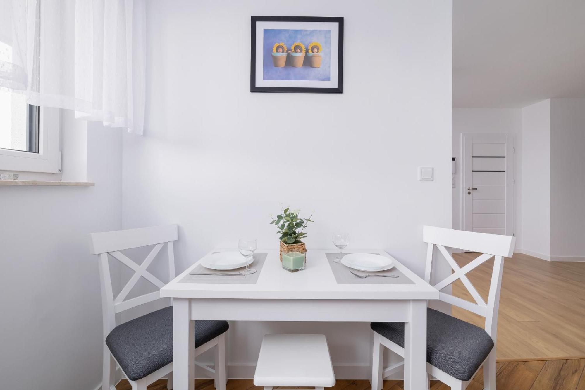 Modern Apartment With Parking Near Tauron Arena By Rent Like Home クラクフ エクステリア 写真